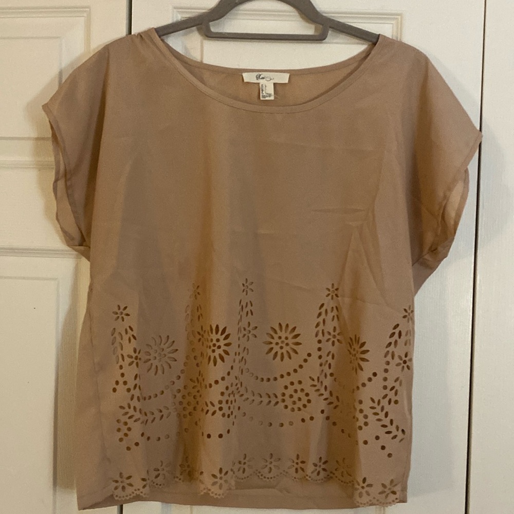 Forever 21 short sleeve blouse. Size L